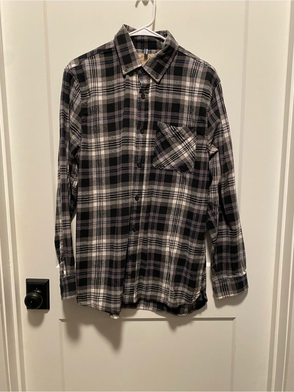 Men's Medium 100% cotton Black and Gray Plaid Button-Up Shirt